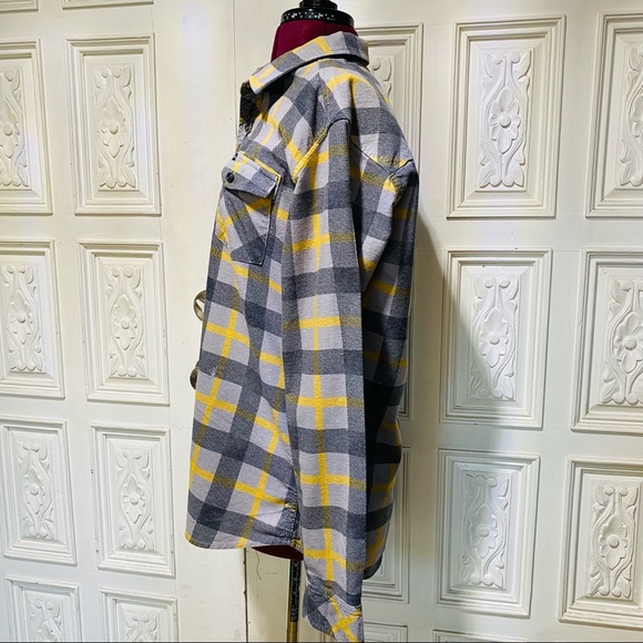 Quicksilver Plaid Cotton Button-Up Shirt. Medium. - Picture 4 of 10